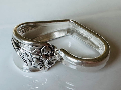 Vintage silver plated heart Daffodil