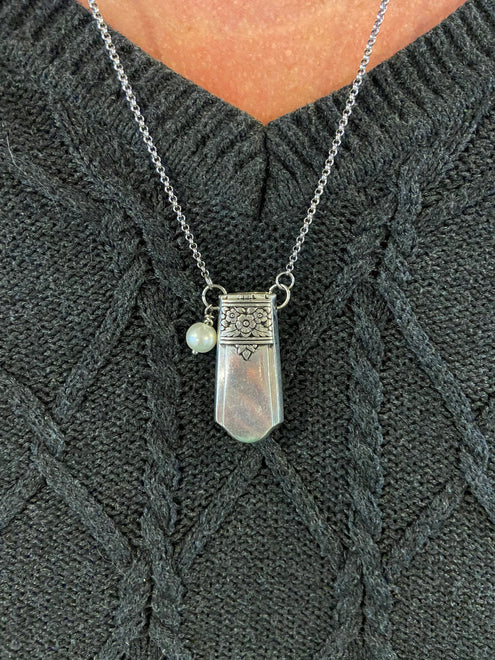 Essential Oil Diffuser Necklace
