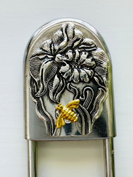 Giant Safety Pin - Peerless Daffodil 1907
