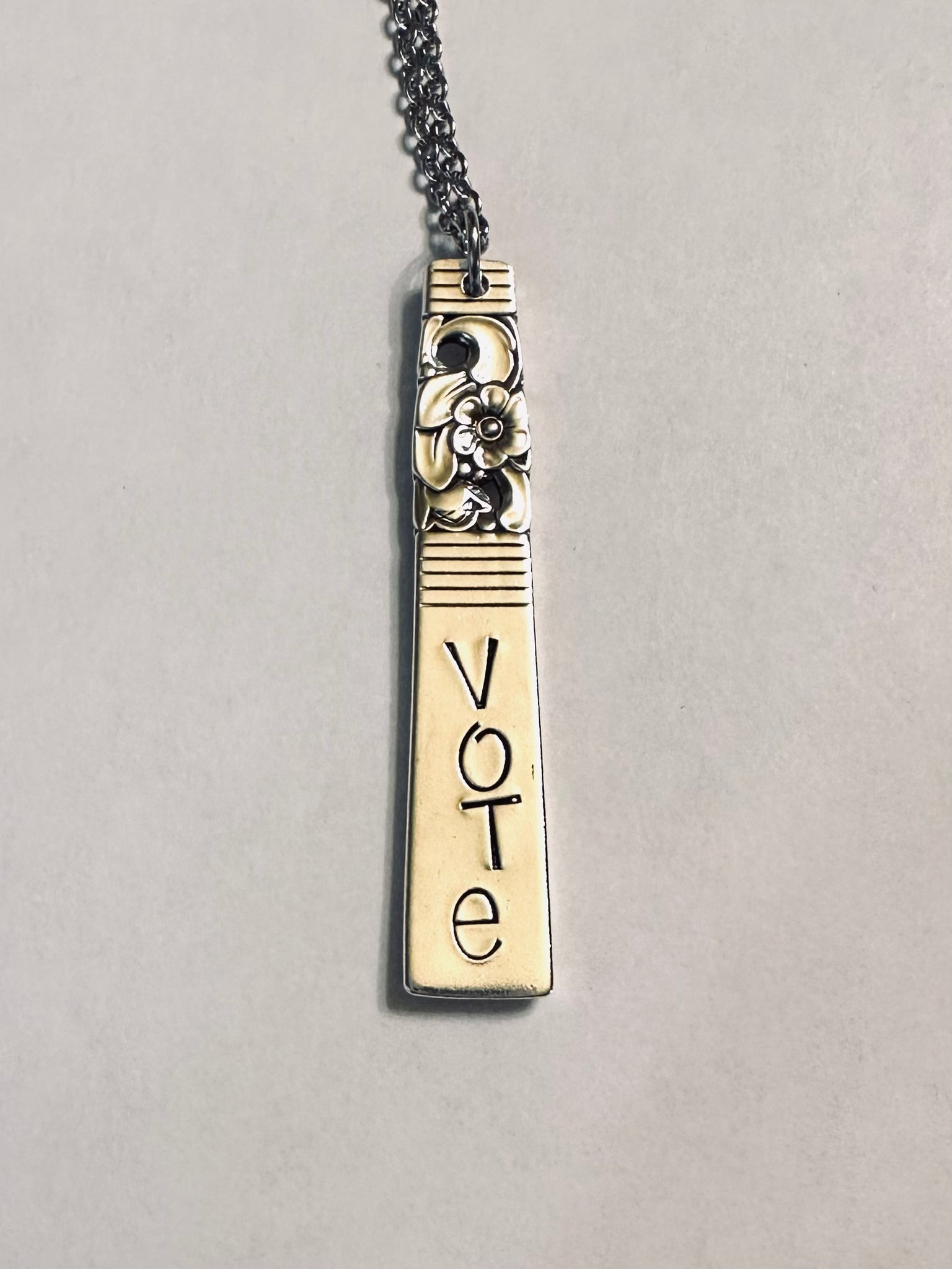 Vote Pendant