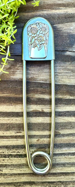 Giant Safety Pin