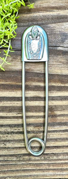 Giant Safety Pin