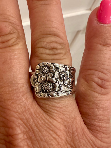 April Spoon Ring - Wendy