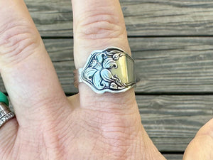 Lily ring Kim R