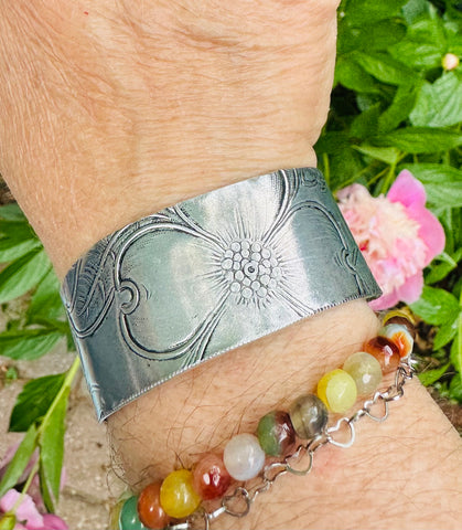 Aluminum tray cuff