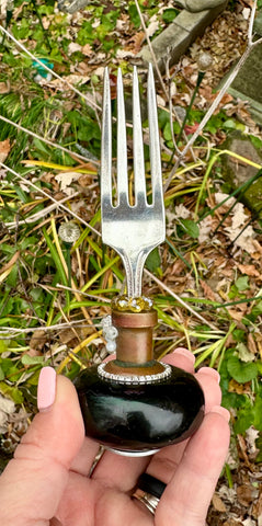 Doorknob photo holder