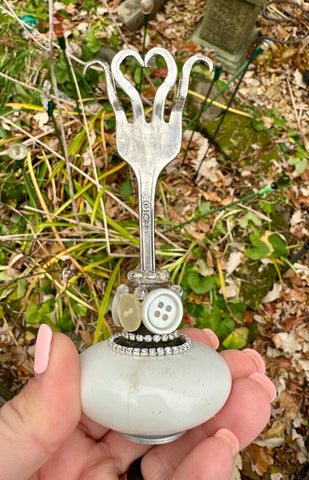 Doorknob photo holder