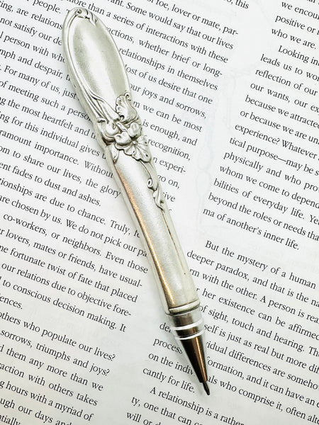 Pen White Orchid