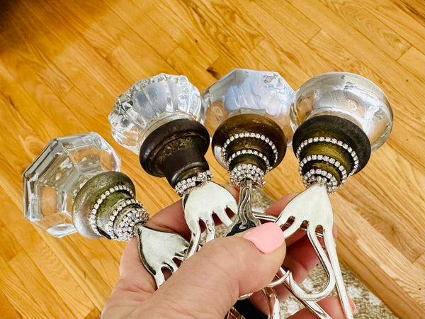 Door knob photo holder