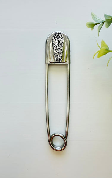 Giant Safety Pin